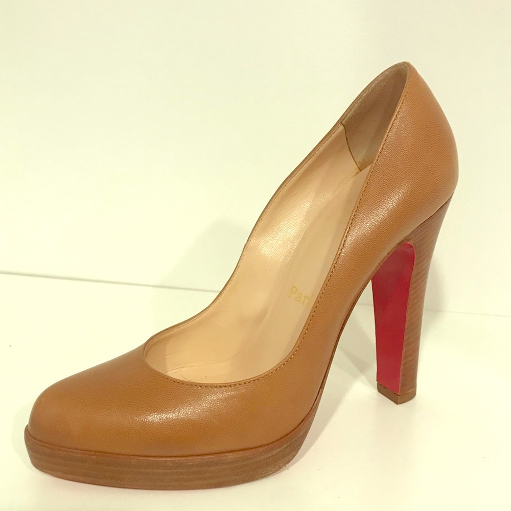 Christian Louboutin platform pump